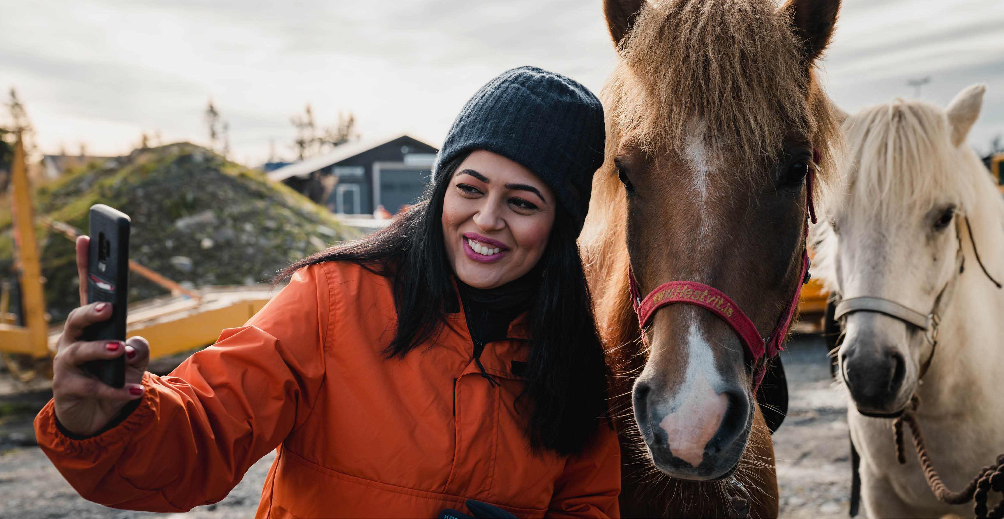 Selfie med hest, Åsli ridesenter